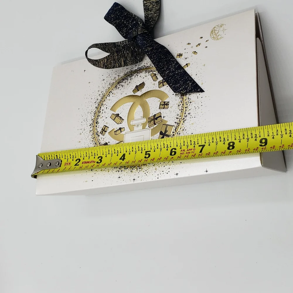 CHANEL Holiday Gift Bag with Card